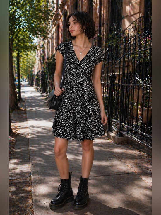 Rebel Sugar Dresses & Skirts - Rebel Sugar Black Floral Dress XS Petite Grunge Street Style V Neck Fit & Flare